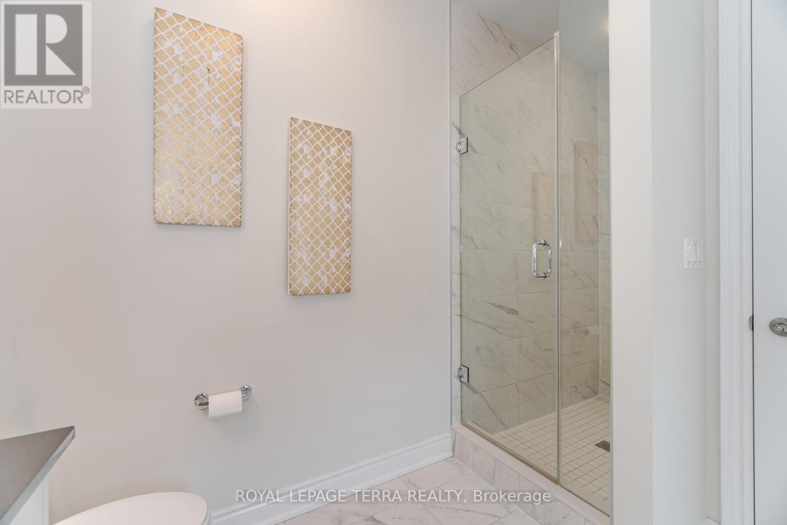 Photo 32 of 18 Gladmary Drive, Brampton ON