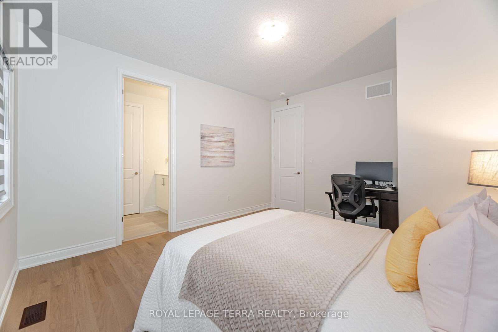 Photo 34 of 18 Gladmary Drive, Brampton ON