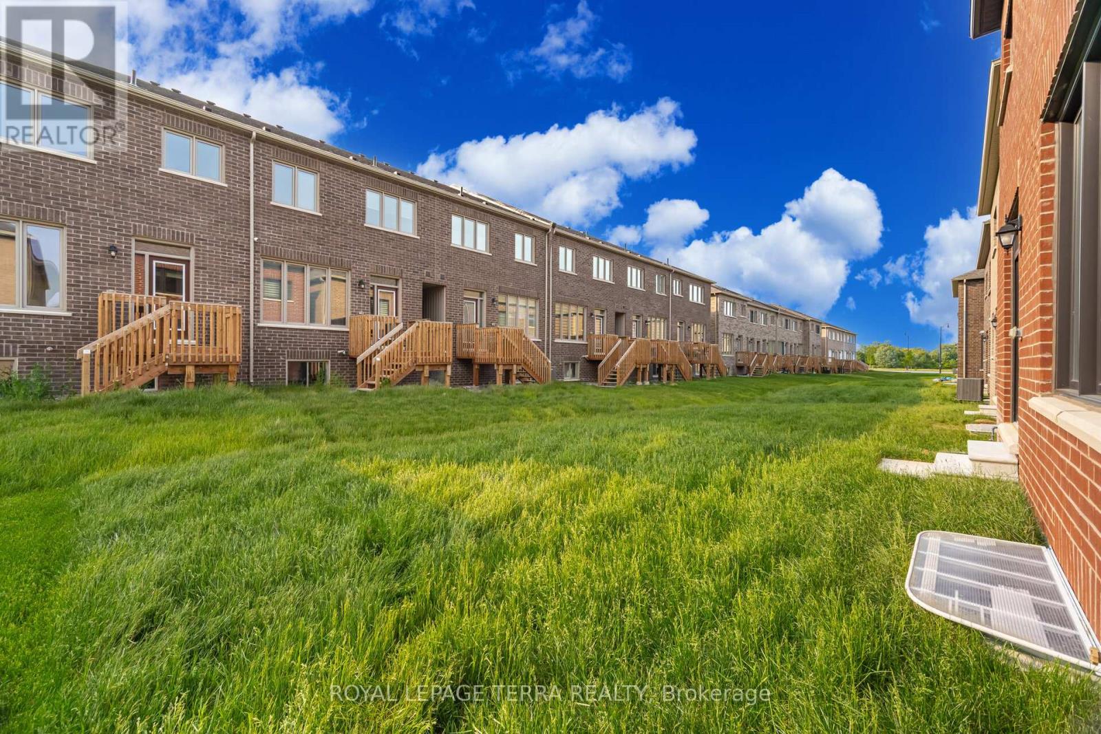 Photo 49 of 18 Gladmary Drive, Brampton ON