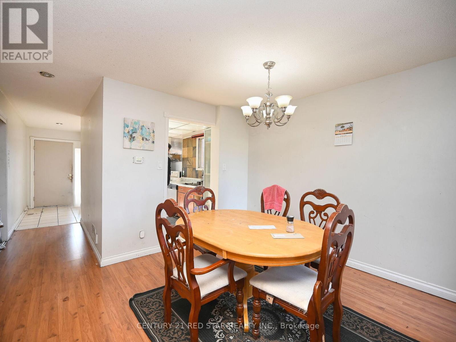 Photo 12 of 433 Hansen Road N, Brampton ON