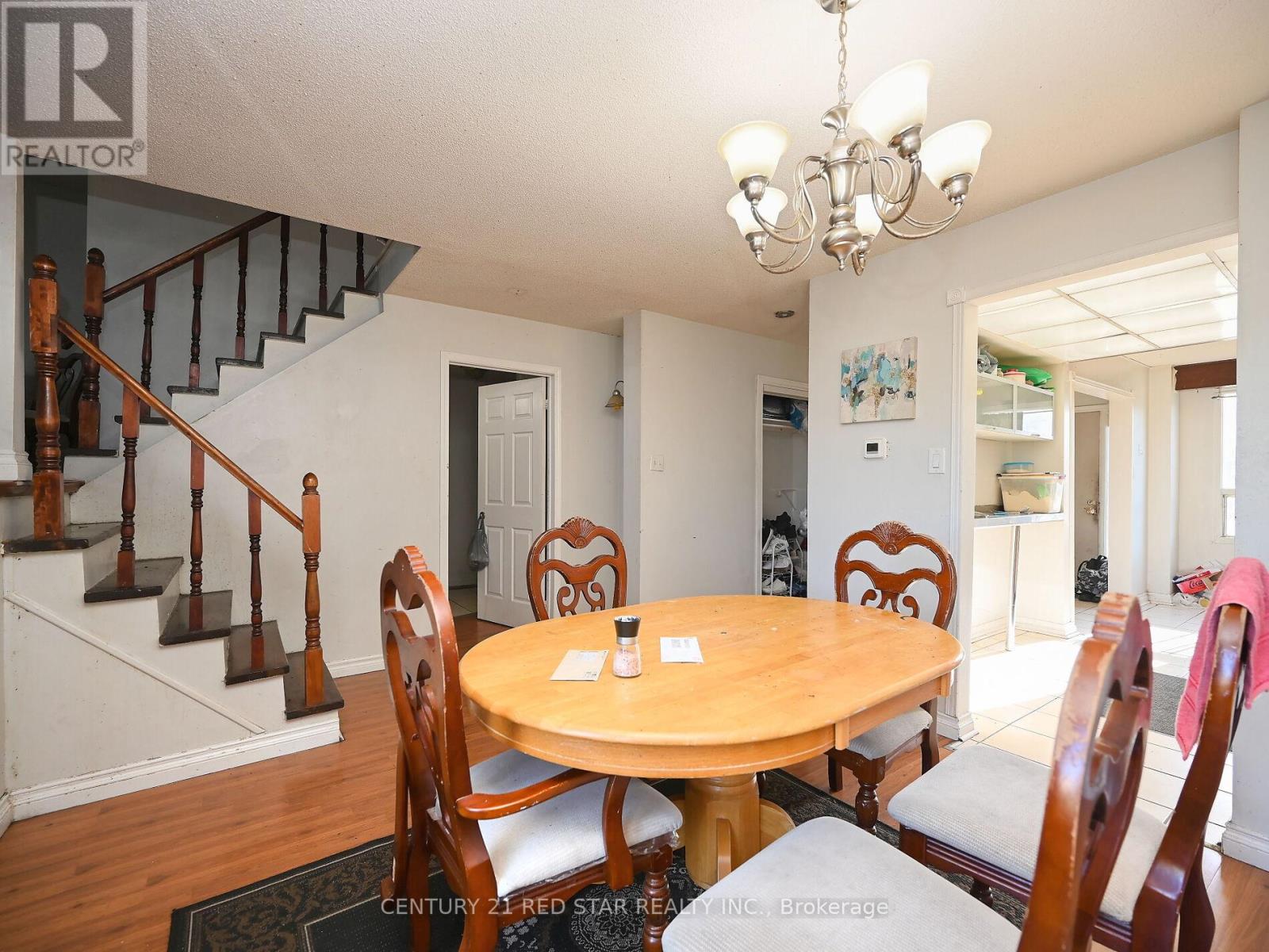 Photo 13 of 433 Hansen Road N, Brampton ON