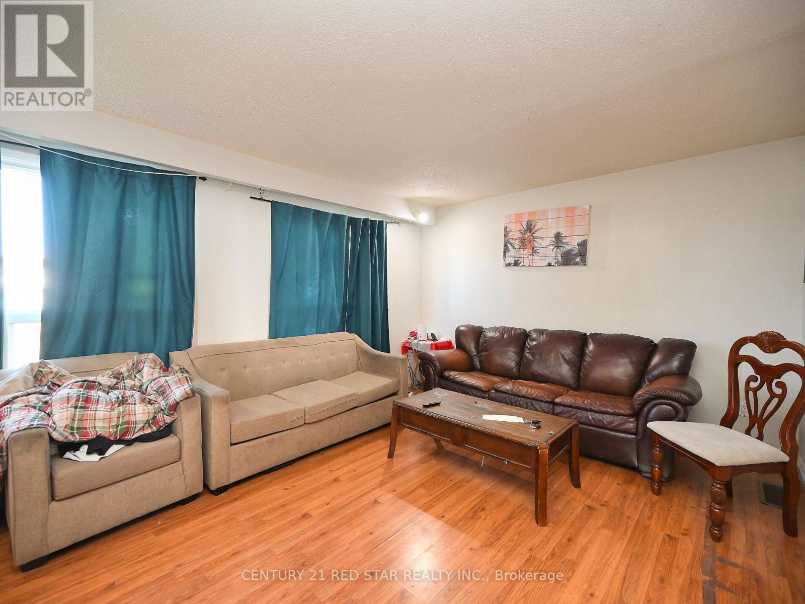 Photo 17 of 433 Hansen Road N, Brampton ON
