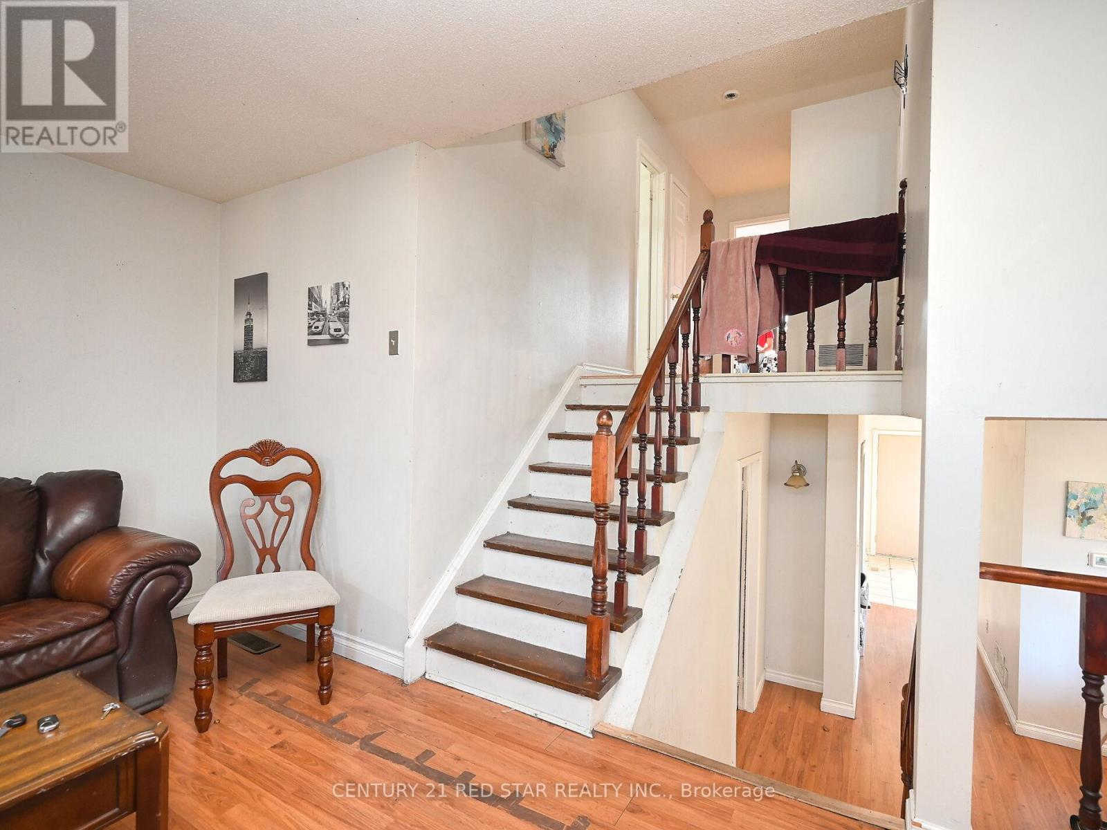 Photo 21 of 433 Hansen Road N, Brampton ON