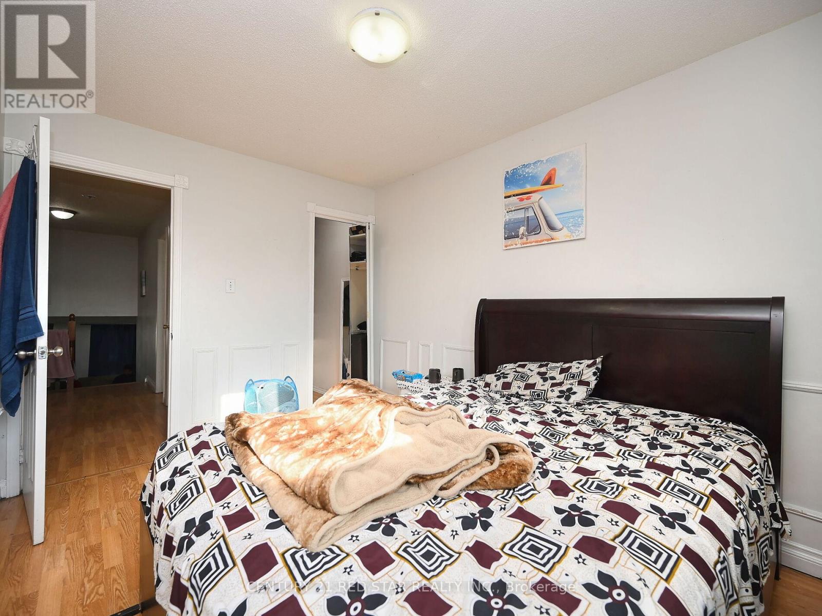 Photo 26 of 433 Hansen Road N, Brampton ON
