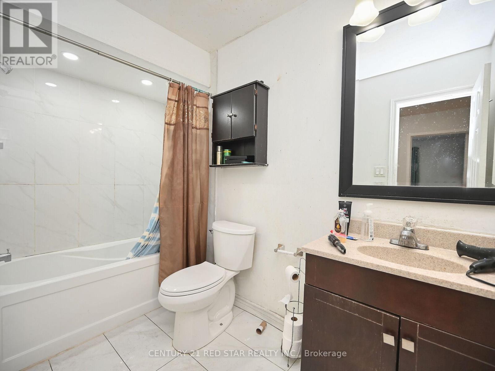 Photo 31 of 433 Hansen Road N, Brampton ON