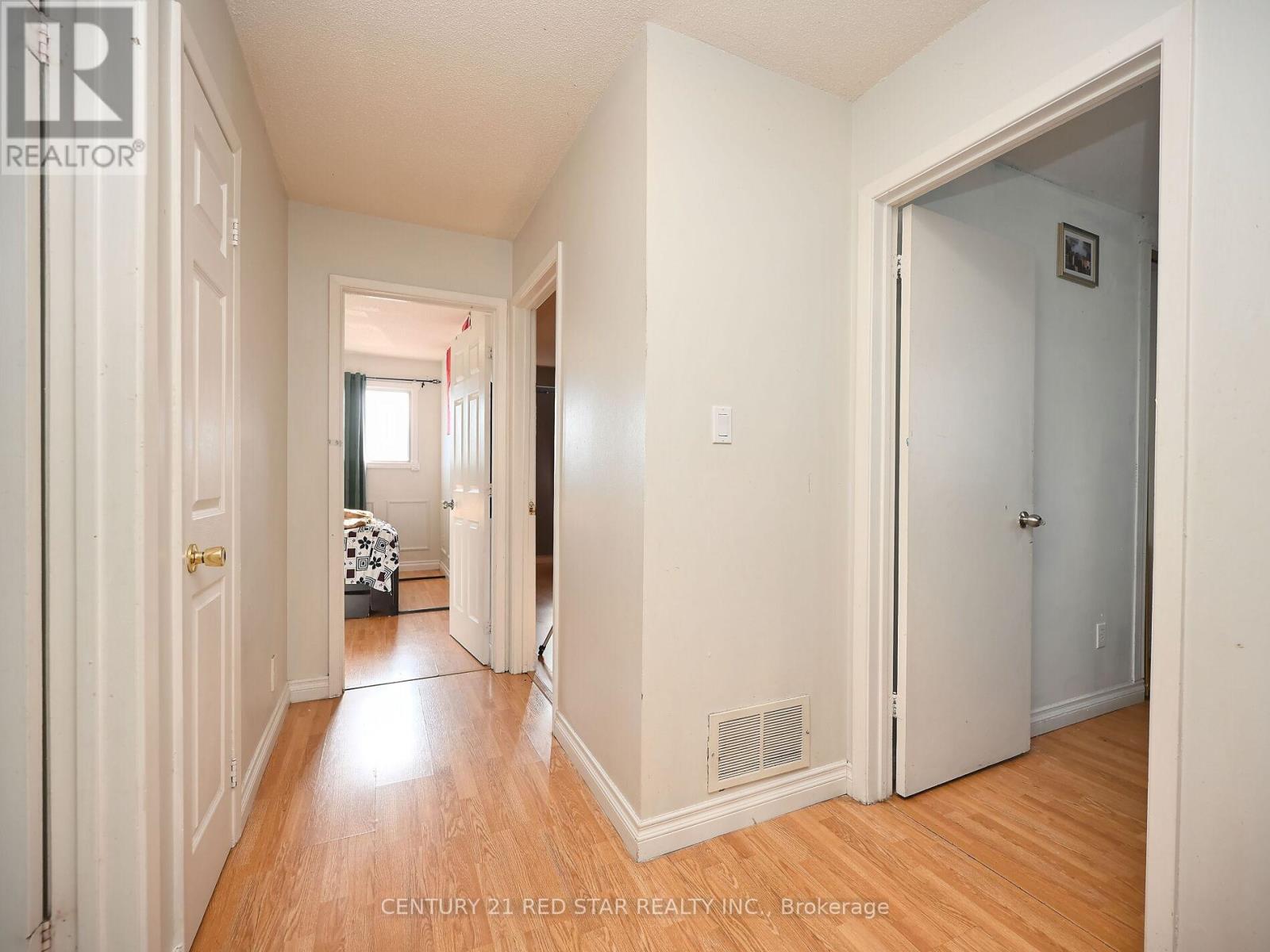 Photo 32 of 433 Hansen Road N, Brampton ON