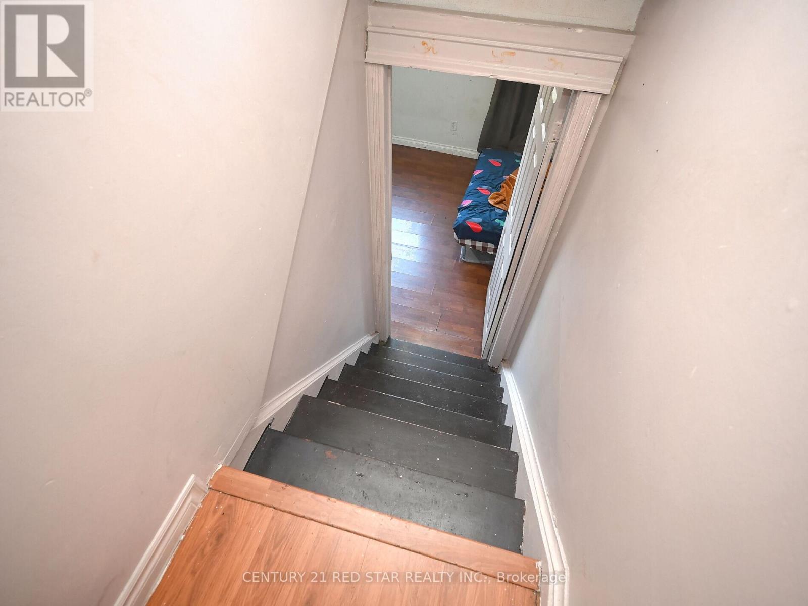 Photo 35 of 433 Hansen Road N, Brampton ON