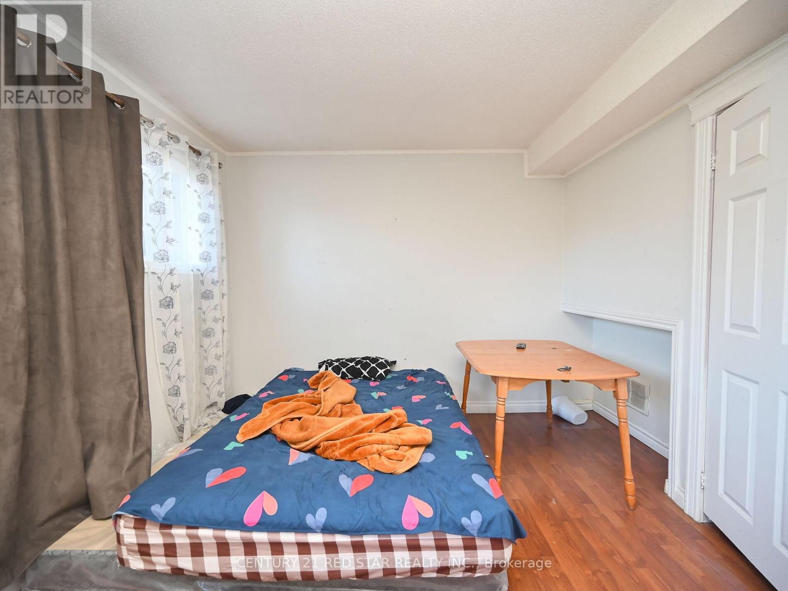 Photo 38 of 433 Hansen Road N, Brampton ON