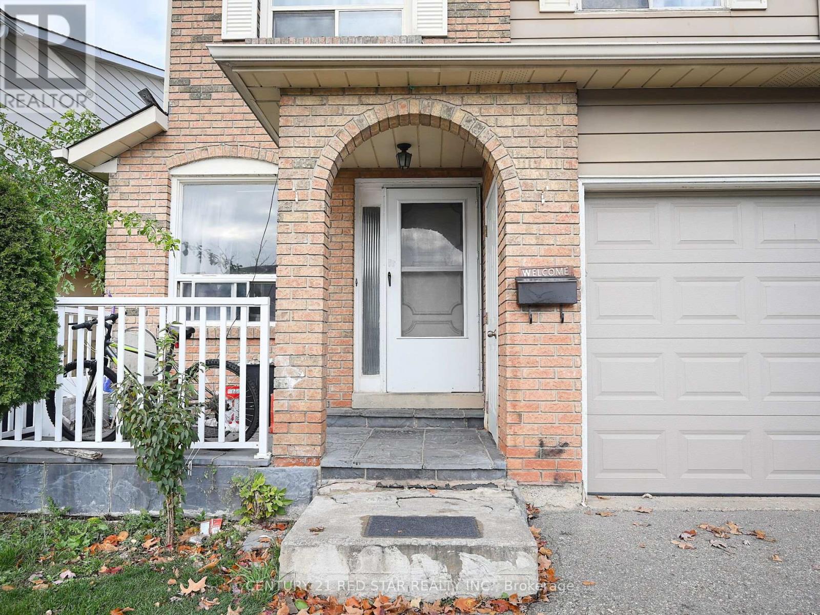 Photo 4 of 433 Hansen Road N, Brampton ON