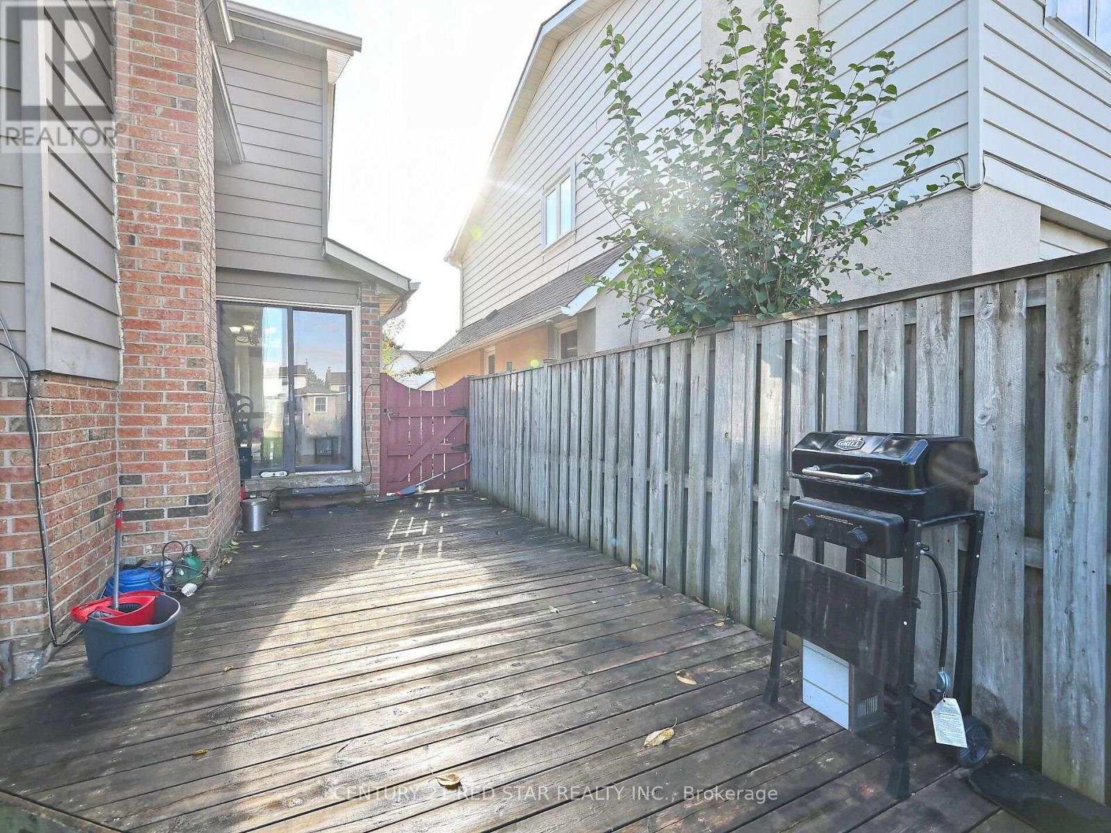 Photo 49 of 433 Hansen Road N, Brampton ON