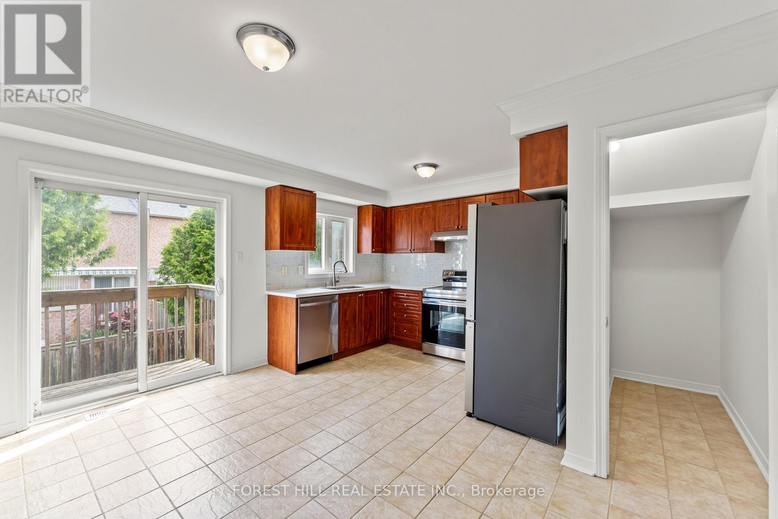 Photo 25 of 5817 Tiz Road, Mississauga ON