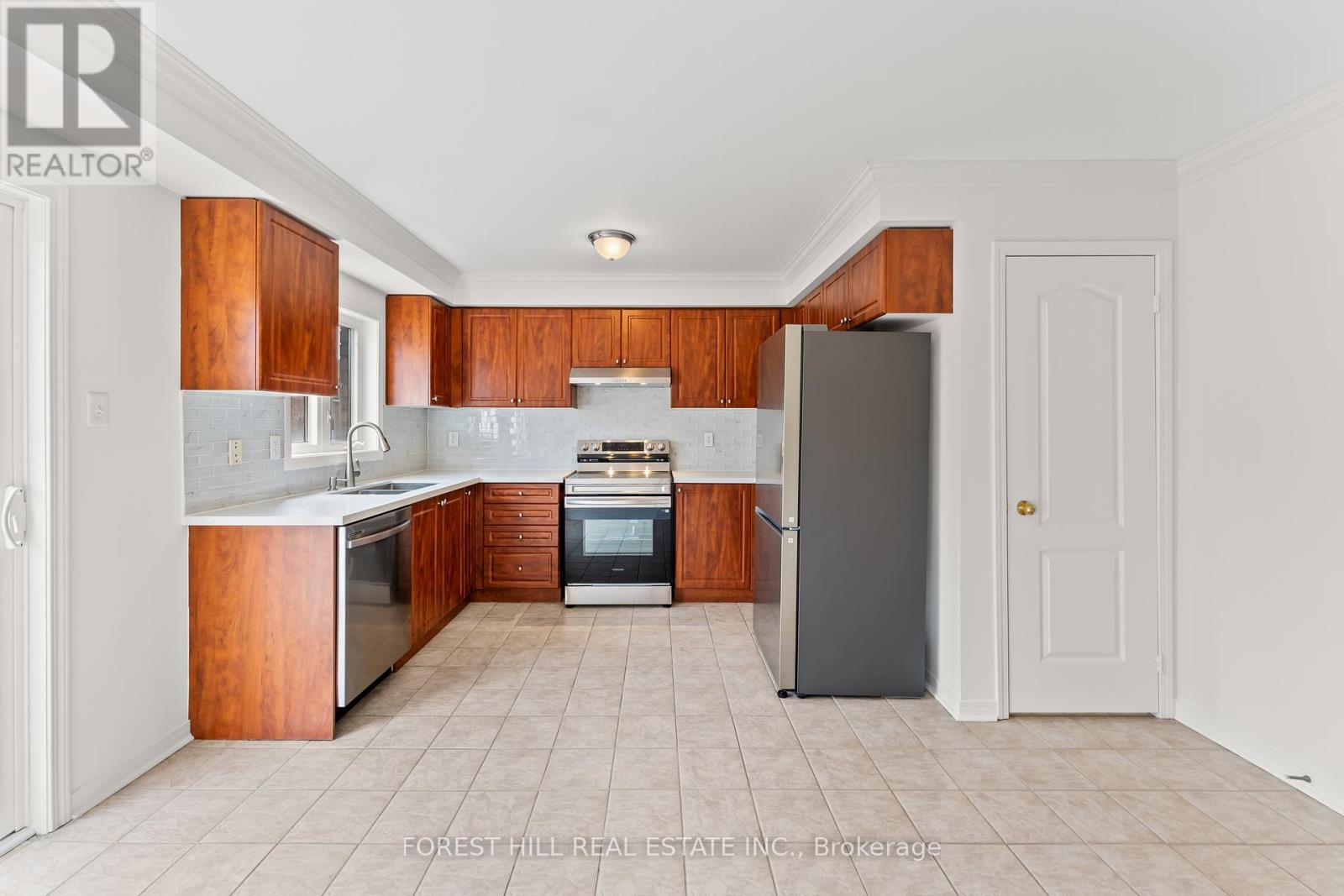 Photo 20 of 5817 Tiz Road, Mississauga ON