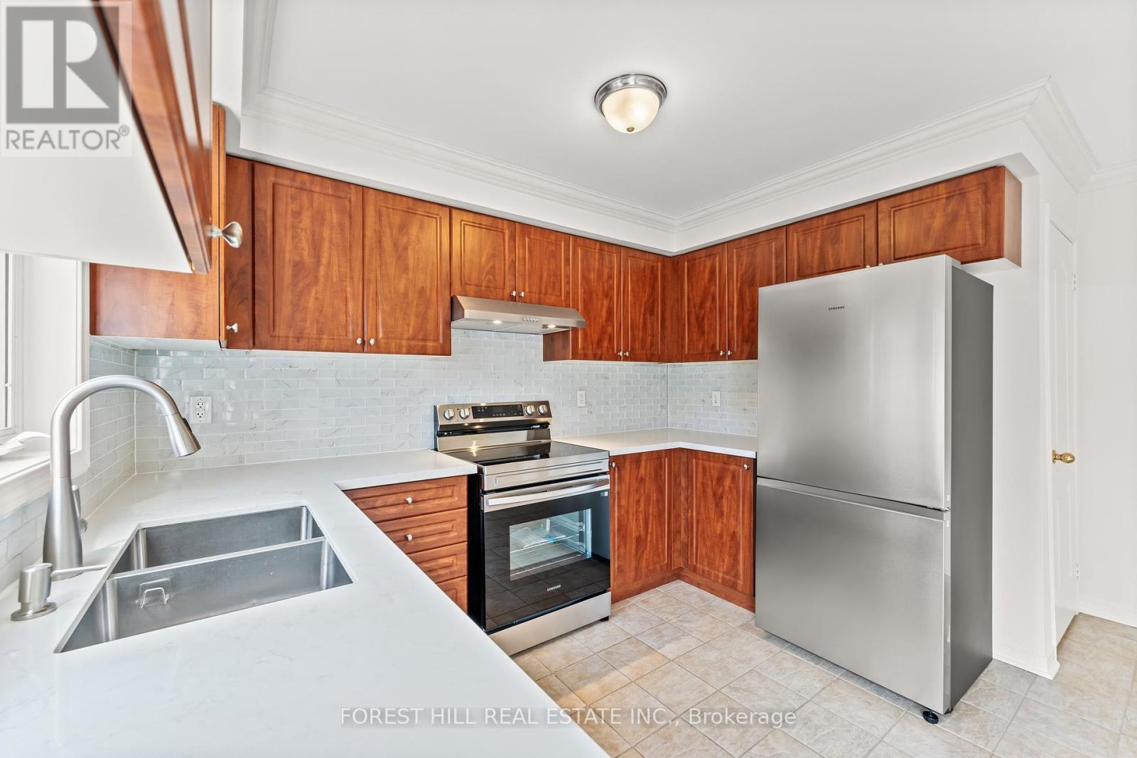 Photo 31 of 5817 Tiz Road, Mississauga ON