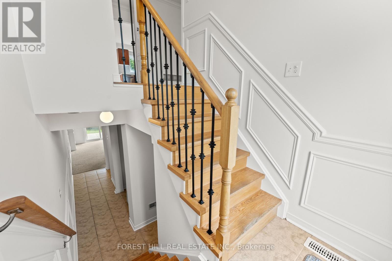 Photo 2 of 5817 Tiz Road, Mississauga ON