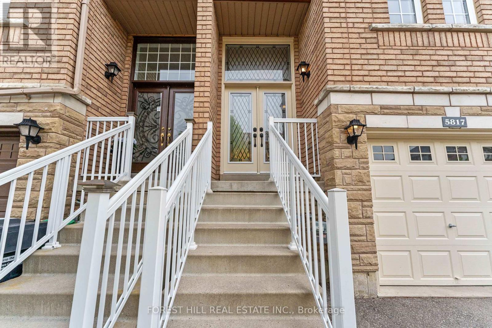 Photo 7 of 5817 Tiz Road, Mississauga ON