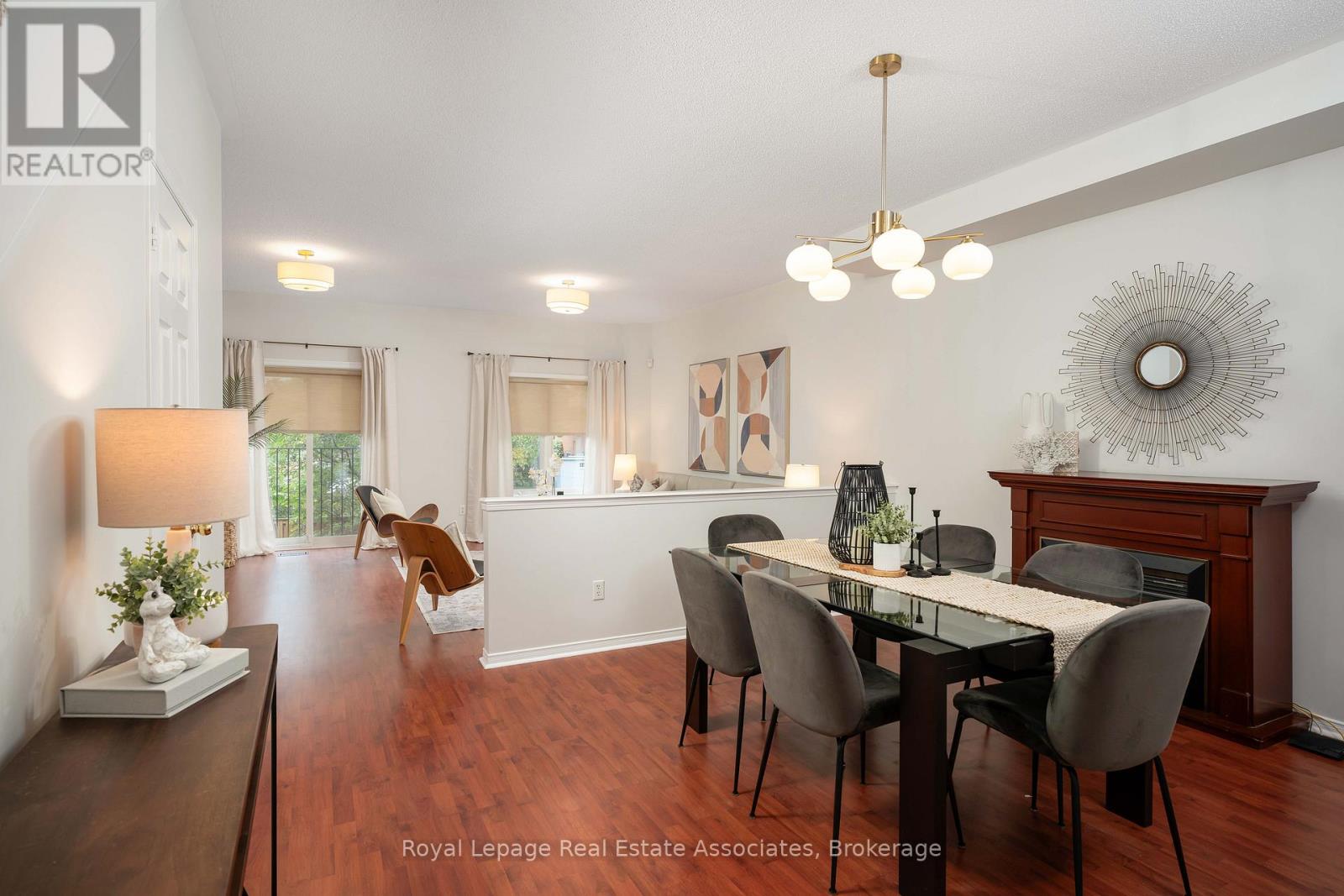 Photo 1 of 32 1130 Cawthra Road, Mississauga ON