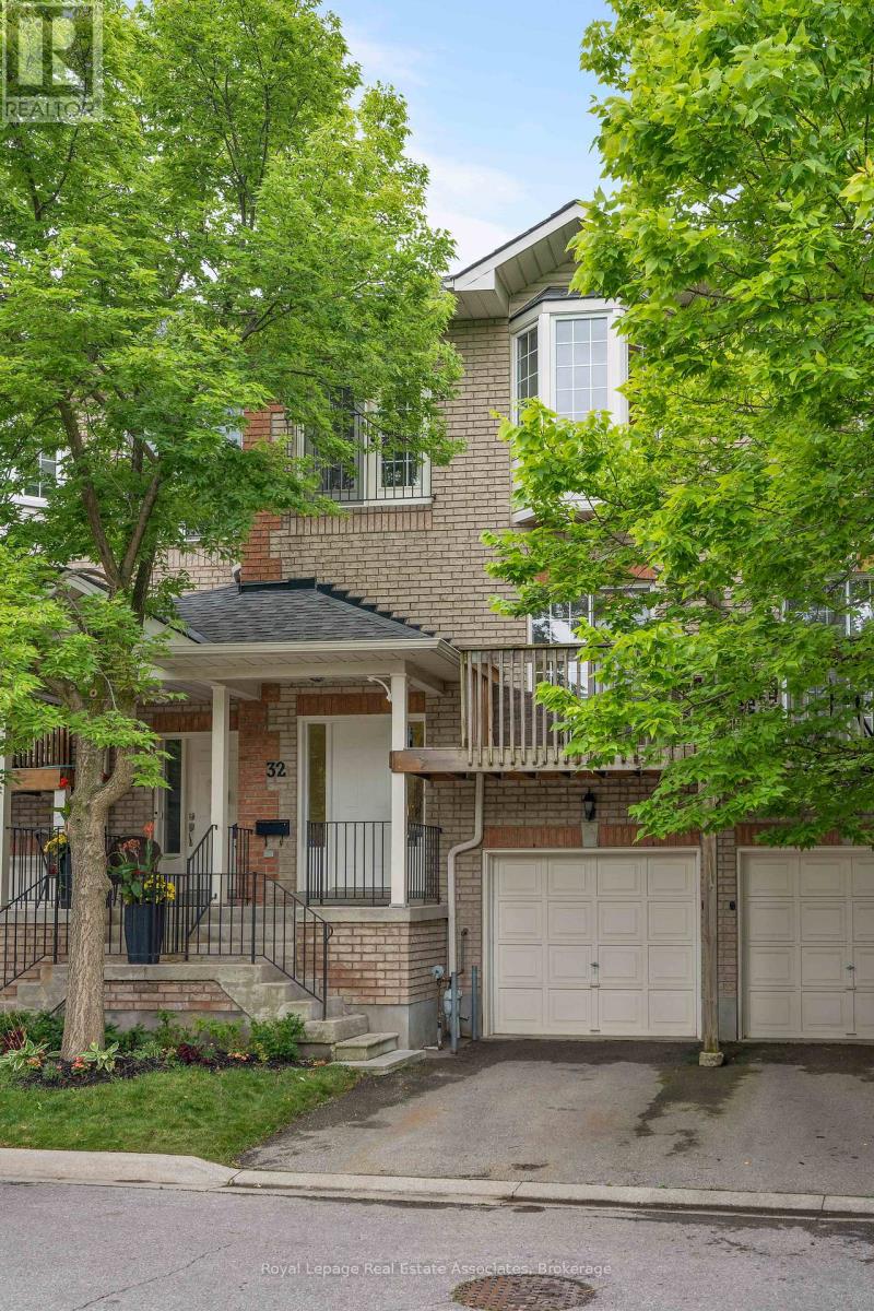 Photo 2 of 32 1130 Cawthra Road, Mississauga ON