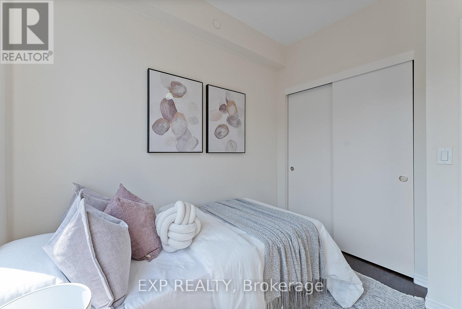 Photo 11 of 312 1110 Briar Hill Avenue, Toronto ON