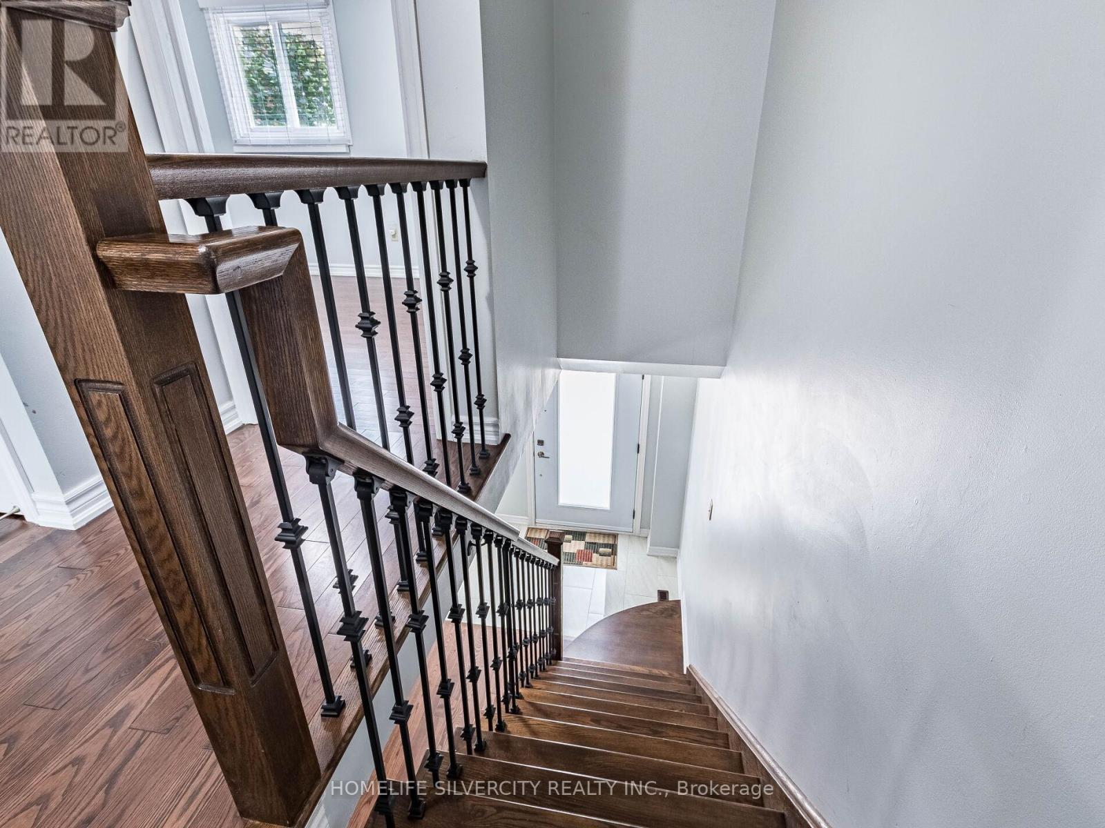 Photo 29 of 30 Castlehill Road, Brampton ON