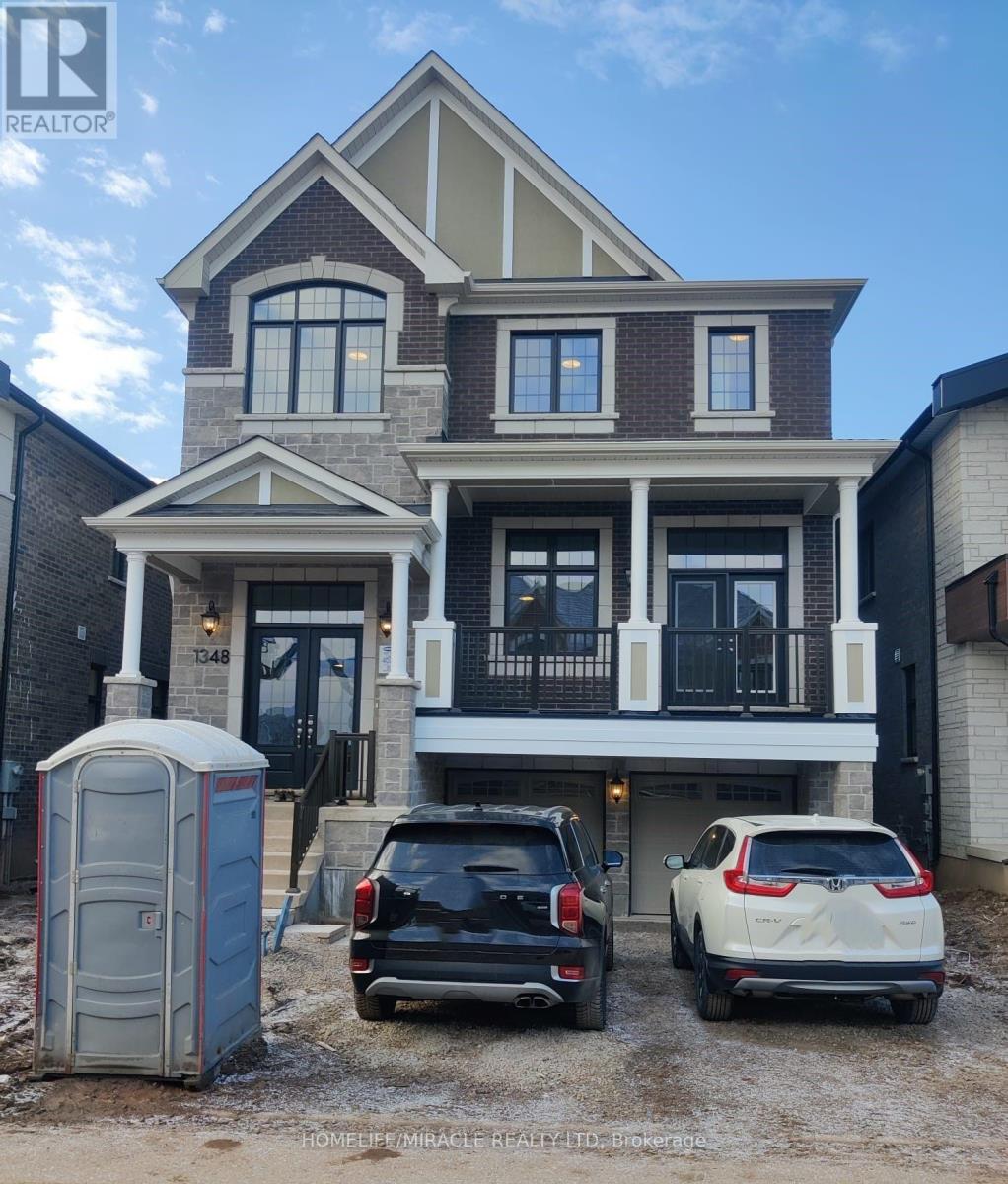 Photo 1 of 1348 Aymond Crescent, Oakville ON