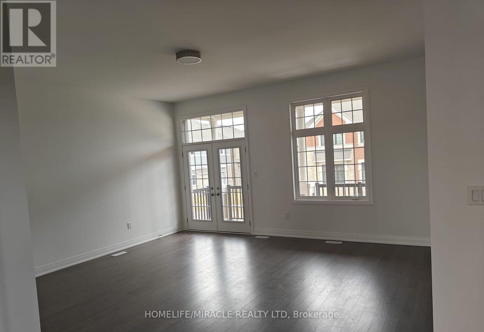 Photo 11 of 1348 Aymond Crescent, Oakville ON