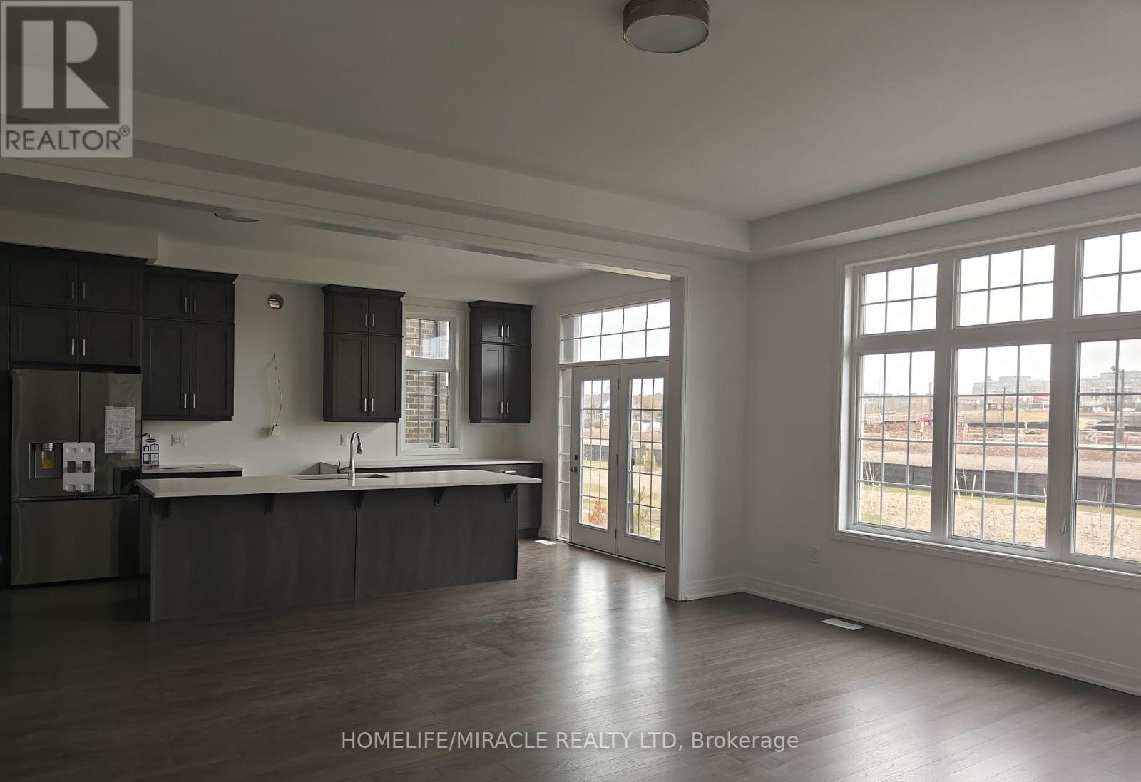 Photo 15 of 1348 Aymond Crescent, Oakville ON