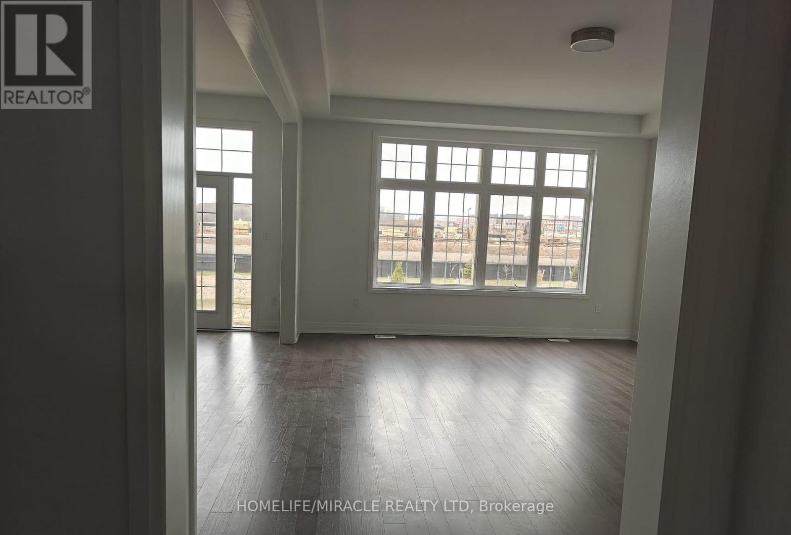 Photo 17 of 1348 Aymond Crescent, Oakville ON