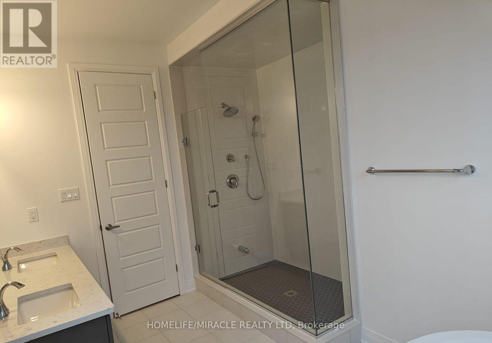 Photo 22 of 1348 Aymond Crescent, Oakville ON