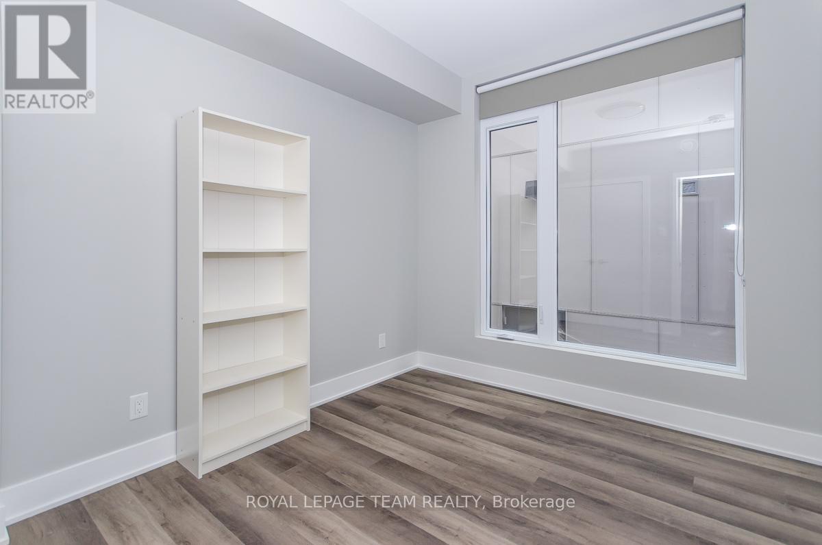 Photo 6 of 101 1295 Summerville Avenue, Ottawa ON