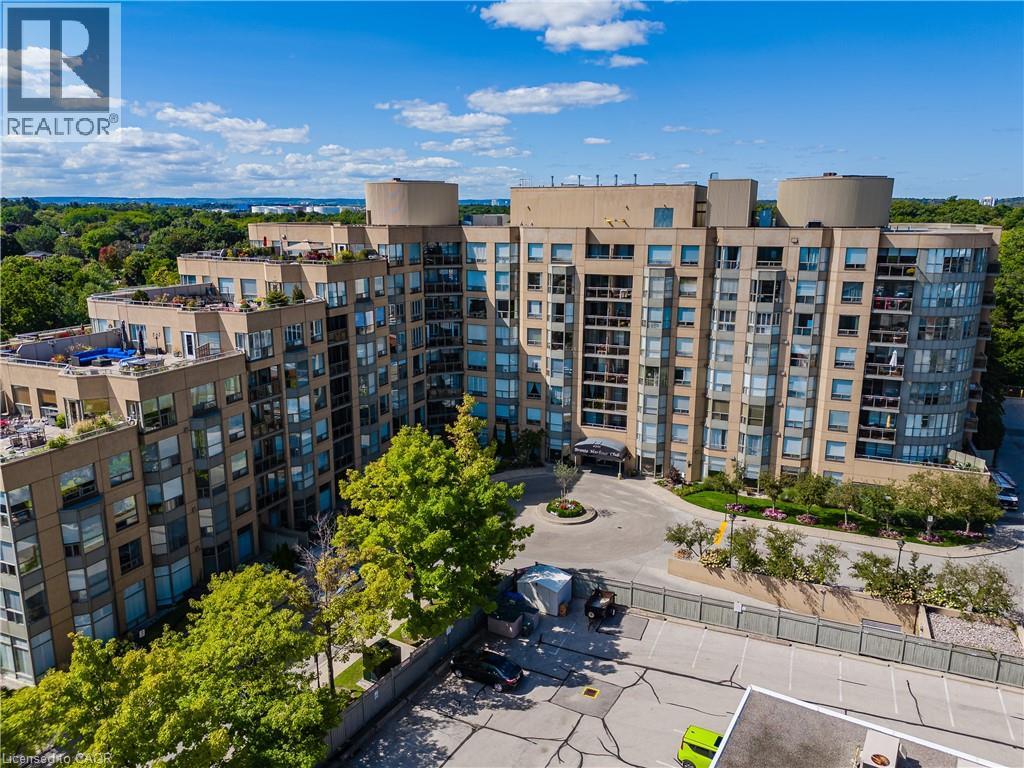 Photo 1 of 2511 Lakeshore Road W Unit 805, Oakville ON