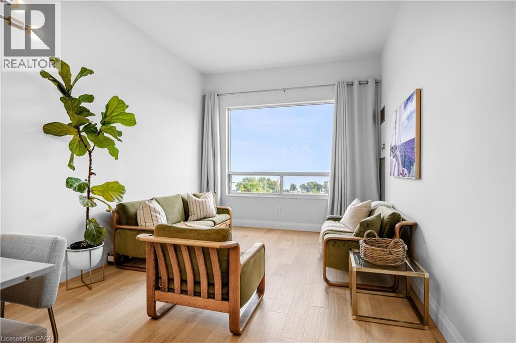 Photo 12 of 2511 Lakeshore Road W Unit 805, Oakville ON