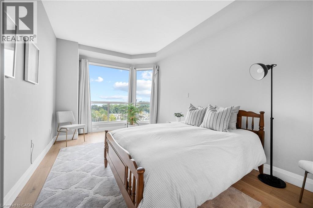Photo 13 of 2511 Lakeshore Road W Unit 805, Oakville ON