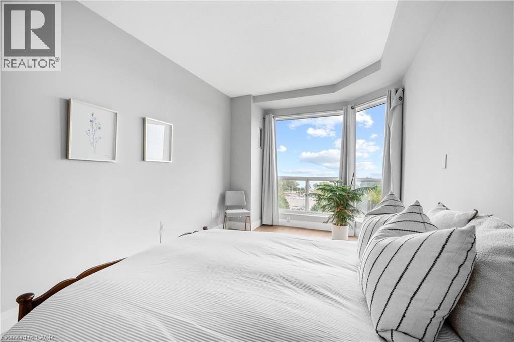 Photo 14 of 2511 Lakeshore Road W Unit 805, Oakville ON