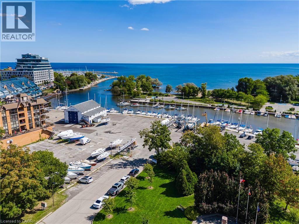 Photo 3 of 2511 Lakeshore Road W Unit 805, Oakville ON