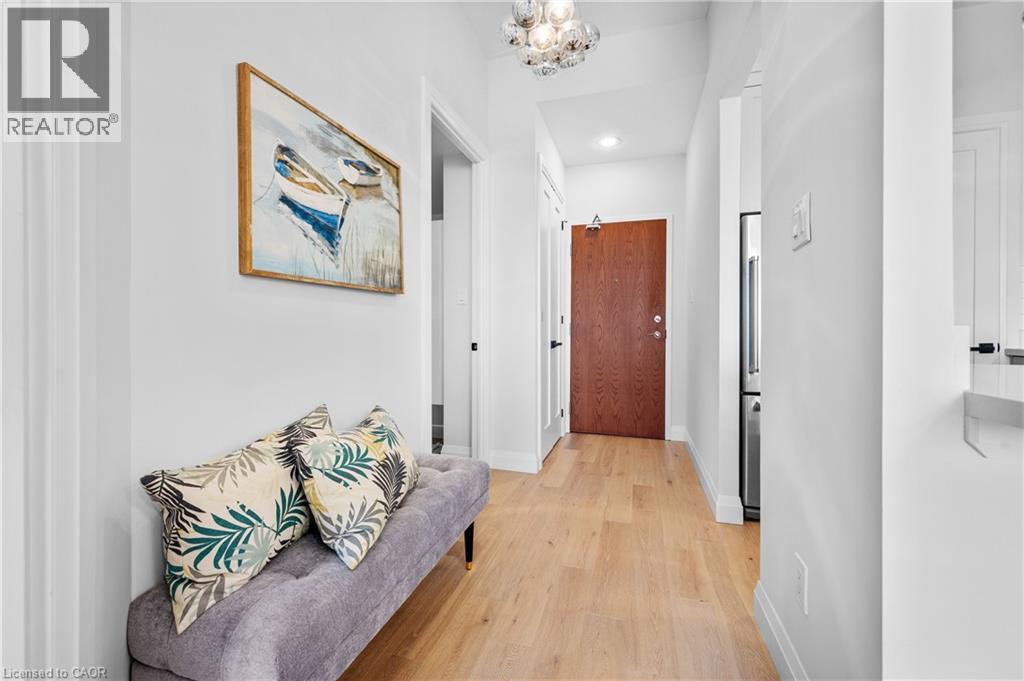 Photo 4 of 2511 Lakeshore Road W Unit 805, Oakville ON