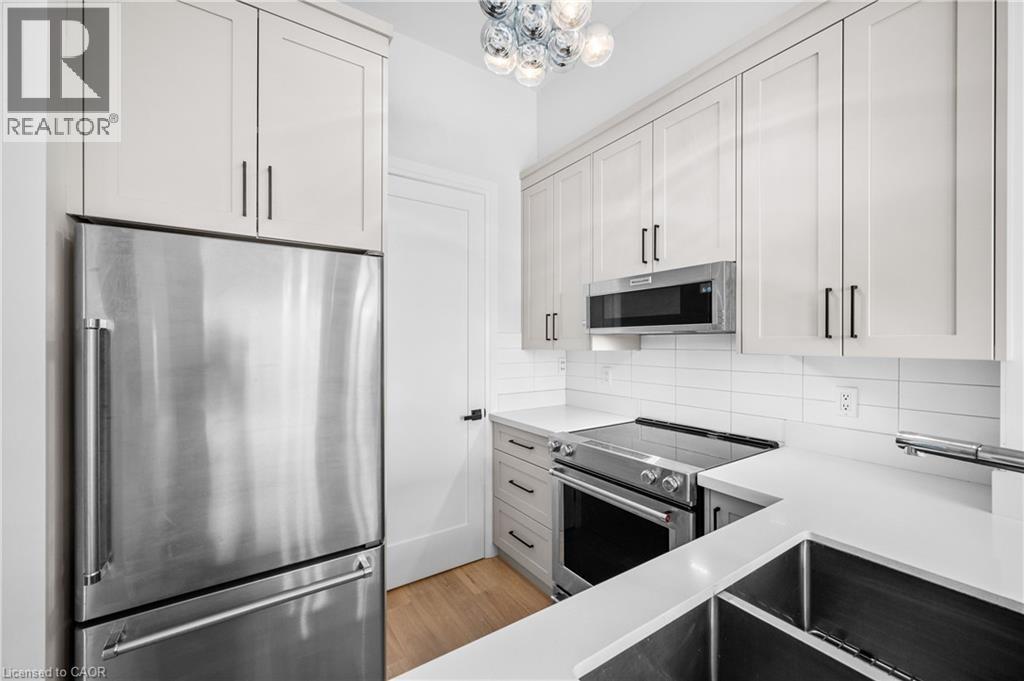 Photo 6 of 2511 Lakeshore Road W Unit 805, Oakville ON