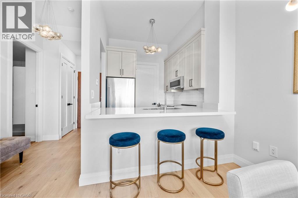 Photo 7 of 2511 Lakeshore Road W Unit 805, Oakville ON