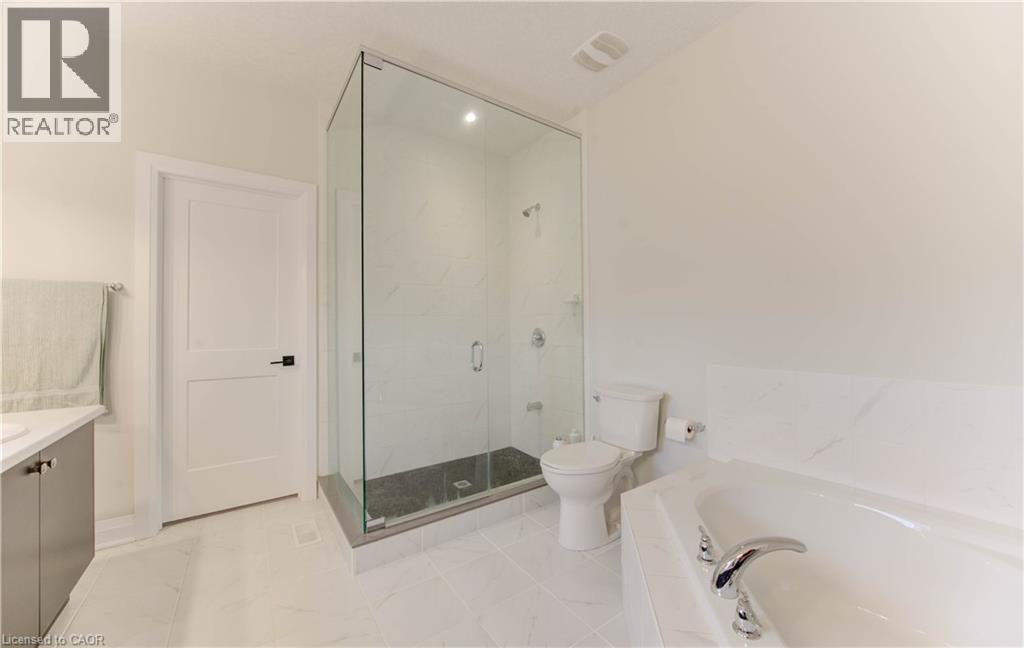 Photo 30 of 546 Bridgemill Crescent, Kitchener ON
