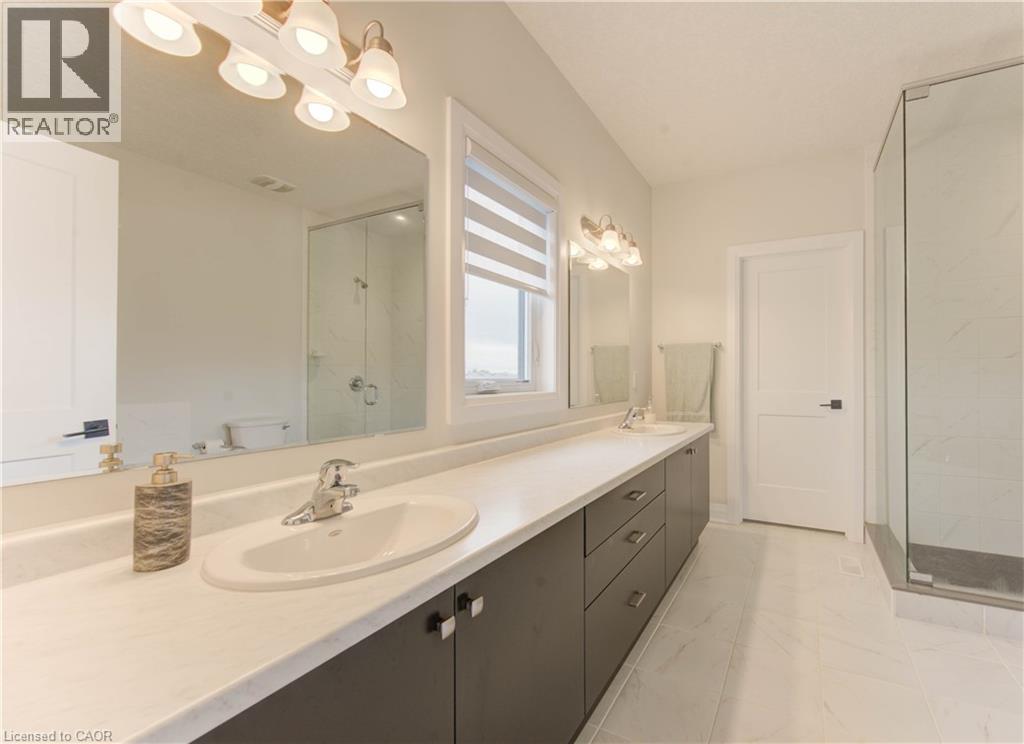 Photo 31 of 546 Bridgemill Crescent, Kitchener ON