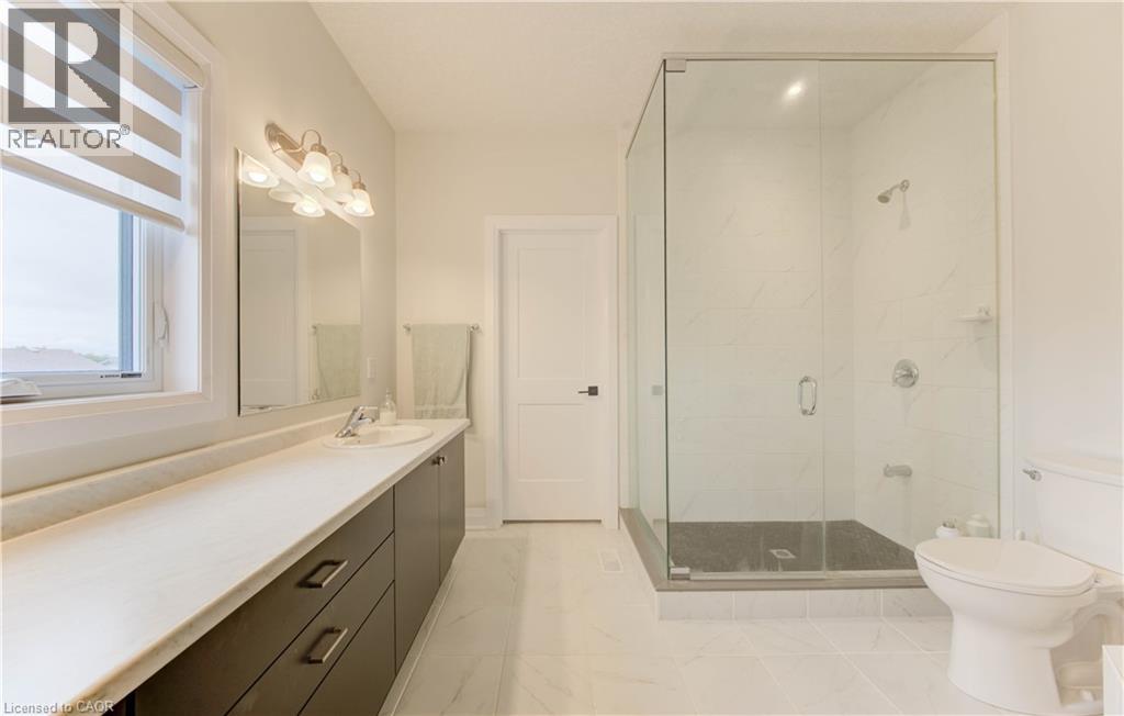 Photo 32 of 546 Bridgemill Crescent, Kitchener ON