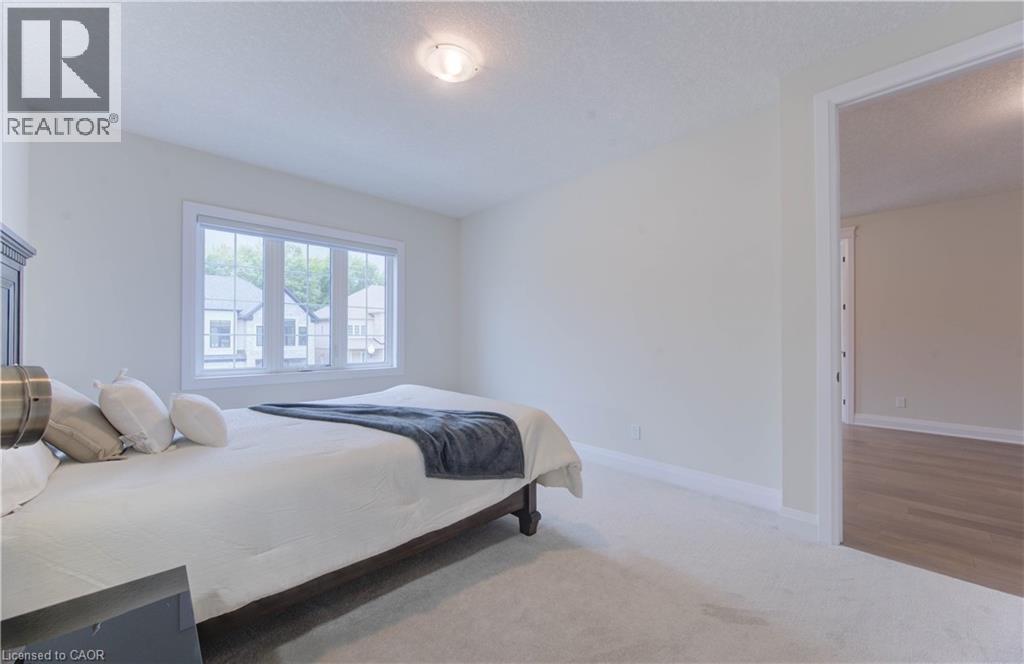 Photo 34 of 546 Bridgemill Crescent, Kitchener ON