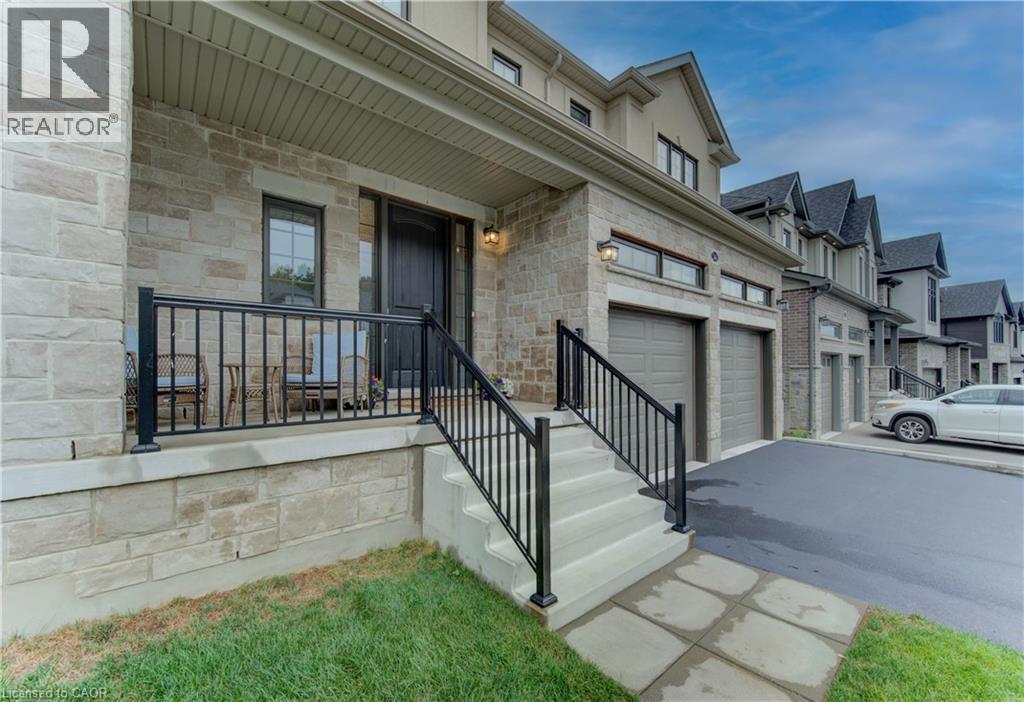 Photo 4 of 546 Bridgemill Crescent, Kitchener ON