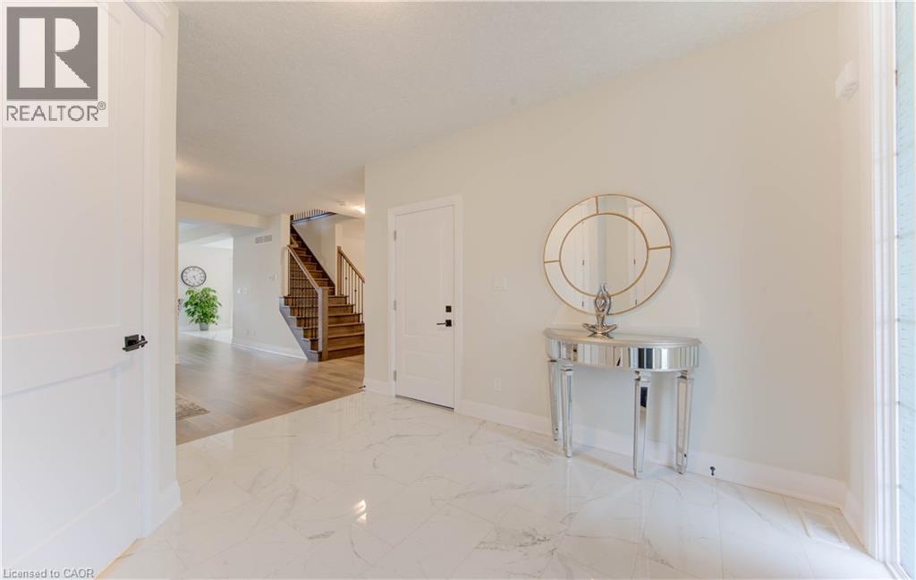 Photo 7 of 546 Bridgemill Crescent, Kitchener ON
