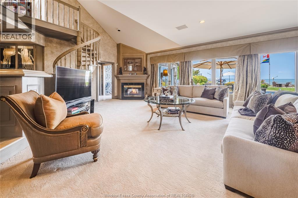 Photo 11 of 13018 Riverside Drive, Tecumseh ON