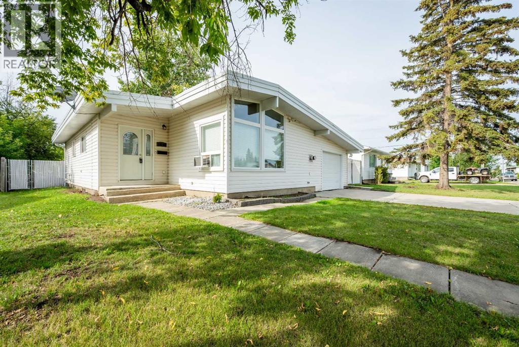 Photo 1 of 10245 113 Avenue, Grande Prairie AB