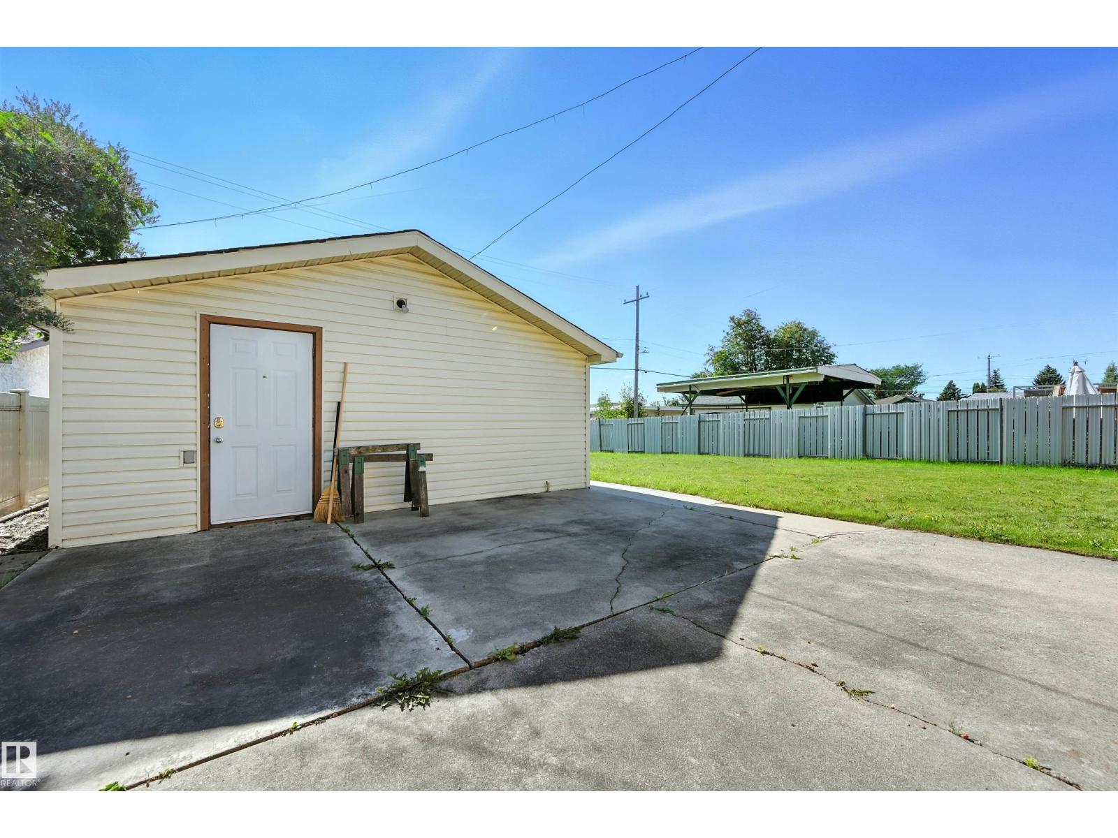 Photo 43 of 5415 141 Av Nw, Edmonton AB