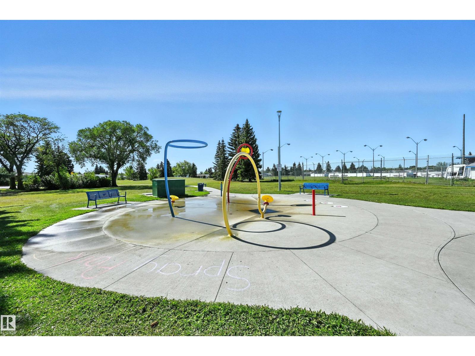 Photo 45 of 5415 141 Av Nw, Edmonton AB