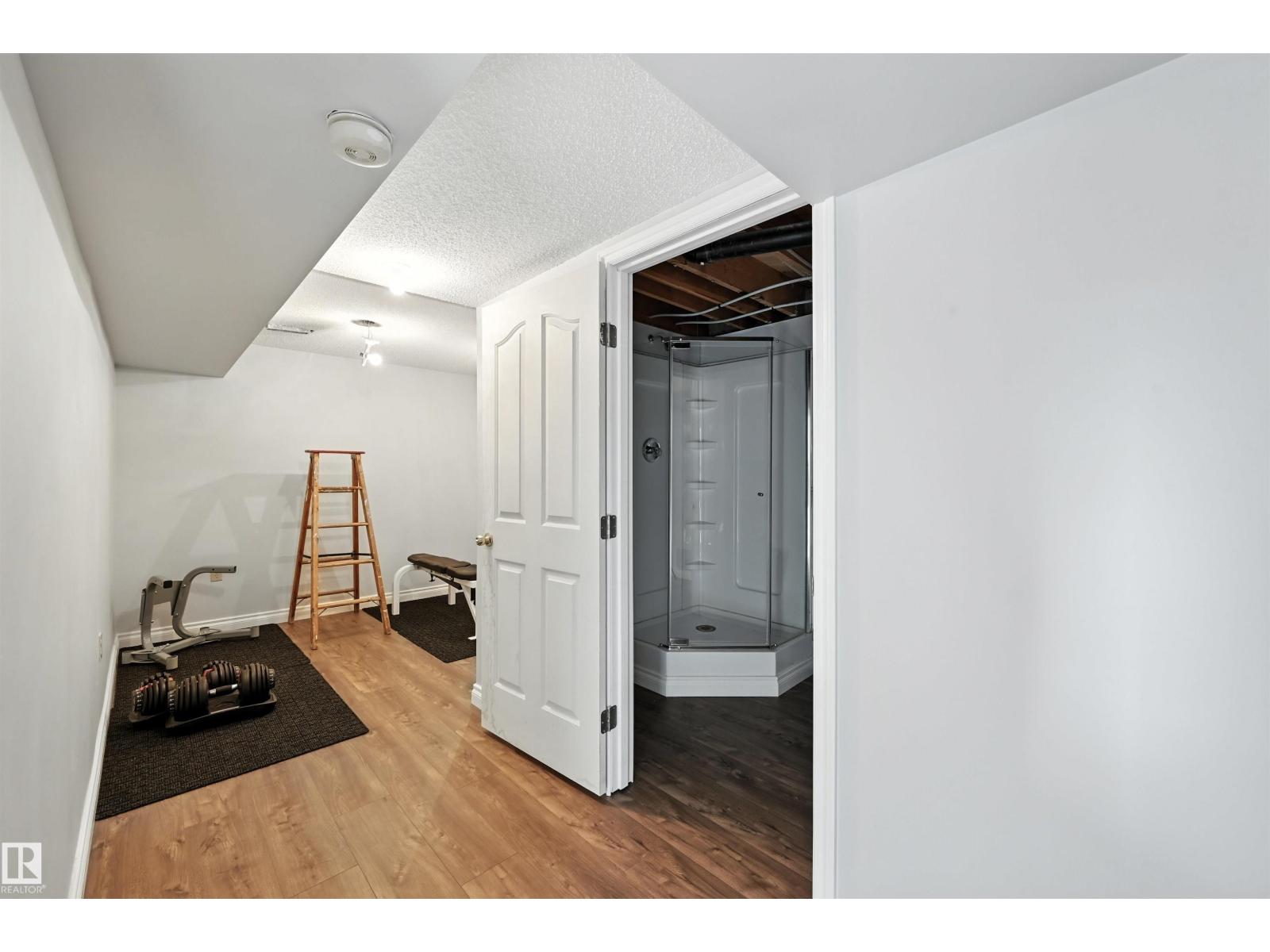 Photo 35 of 5415 141 Av Nw, Edmonton AB