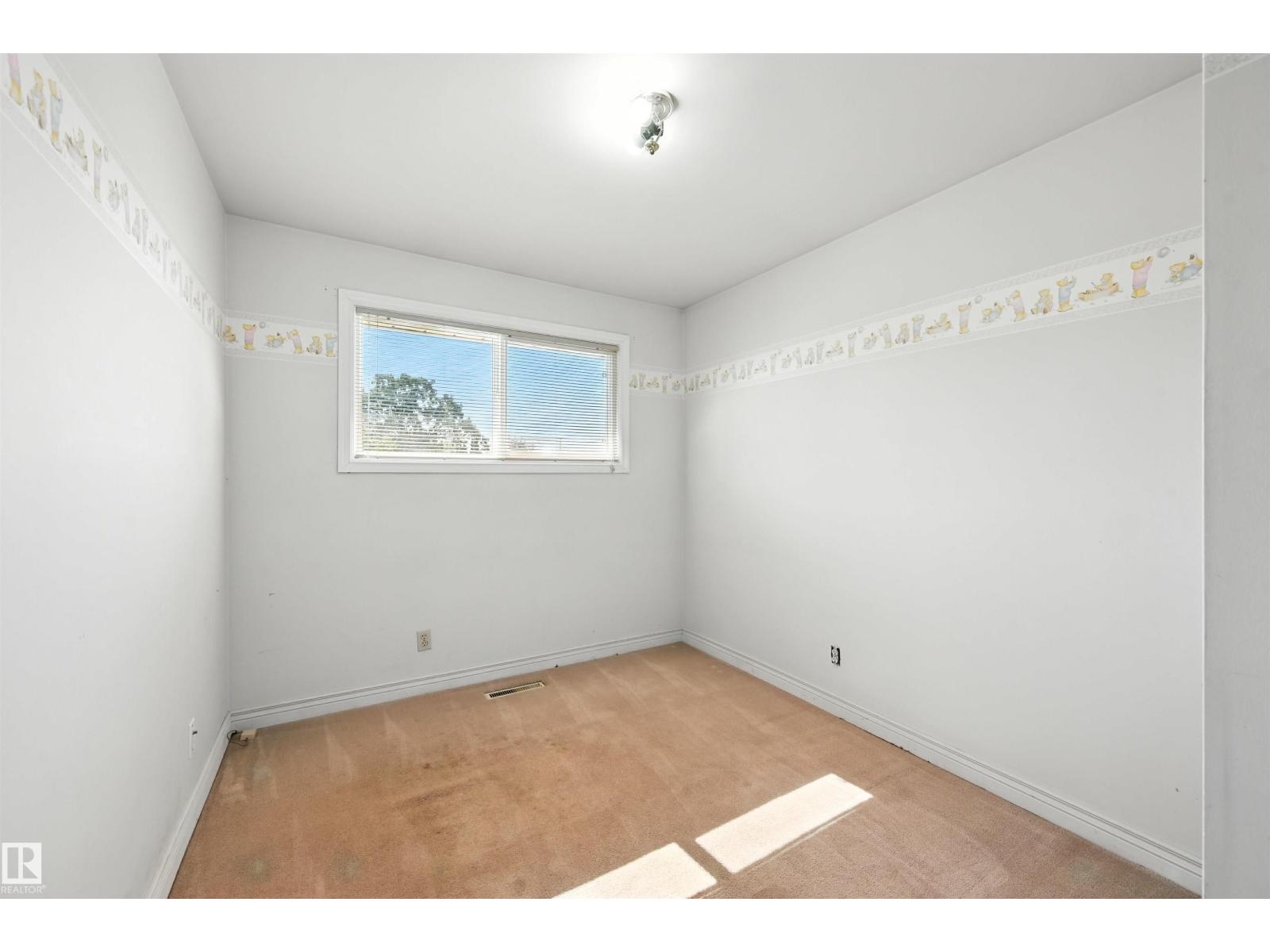 Photo 23 of 5415 141 Av Nw, Edmonton AB