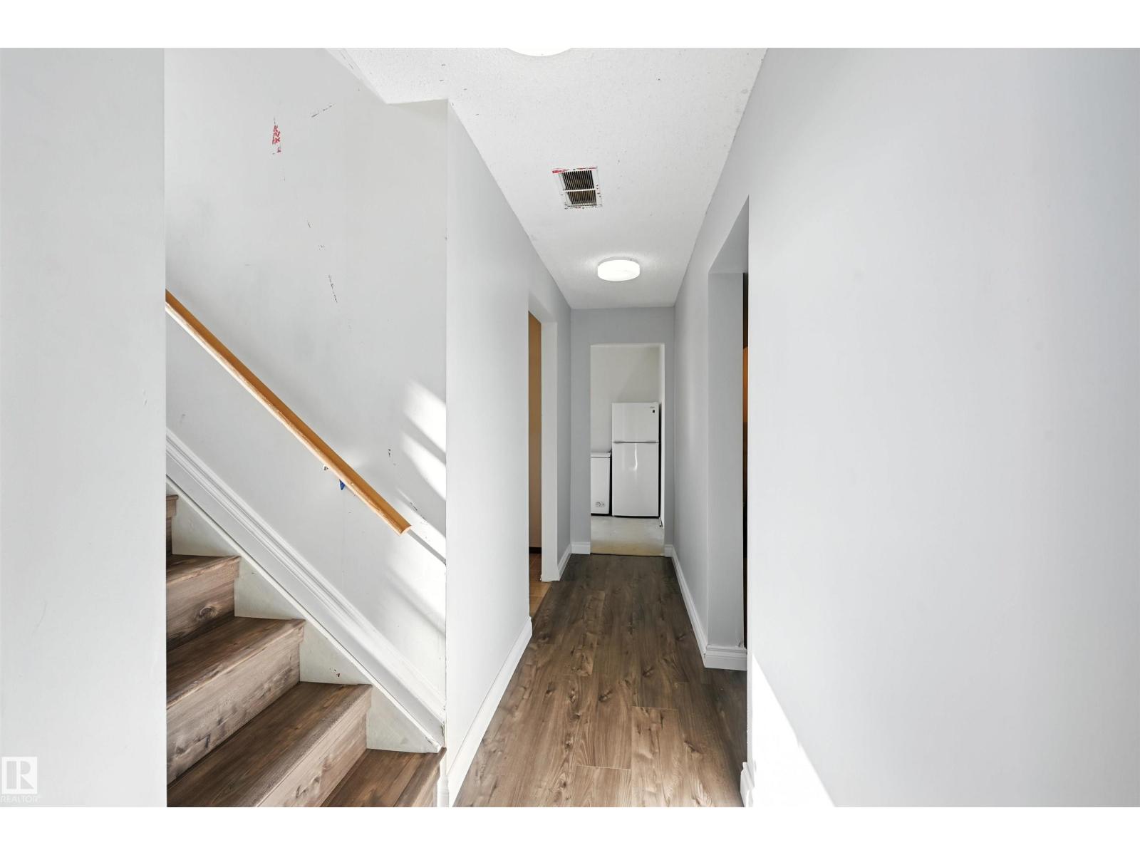 Photo 26 of 5415 141 Av Nw, Edmonton AB